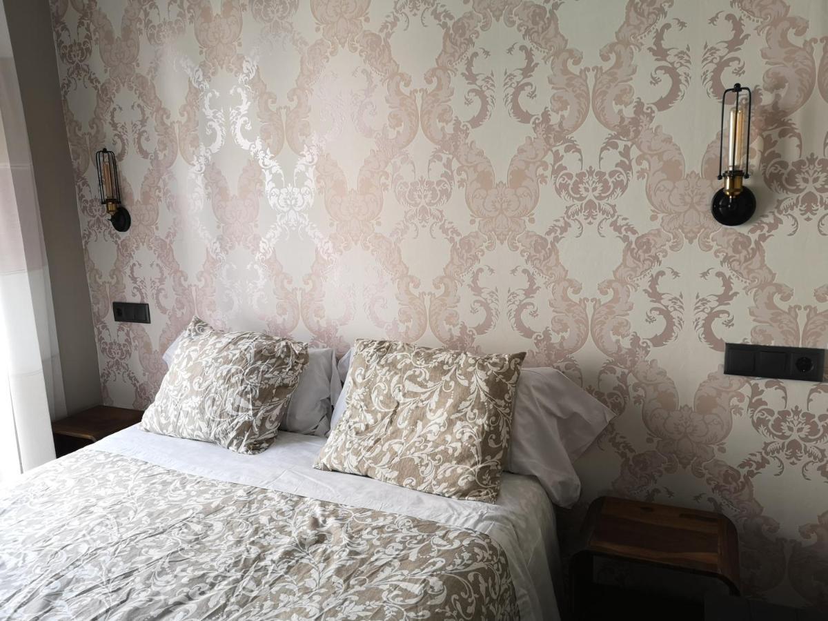 Hostal Juan Bravo Segovia Bagian luar foto