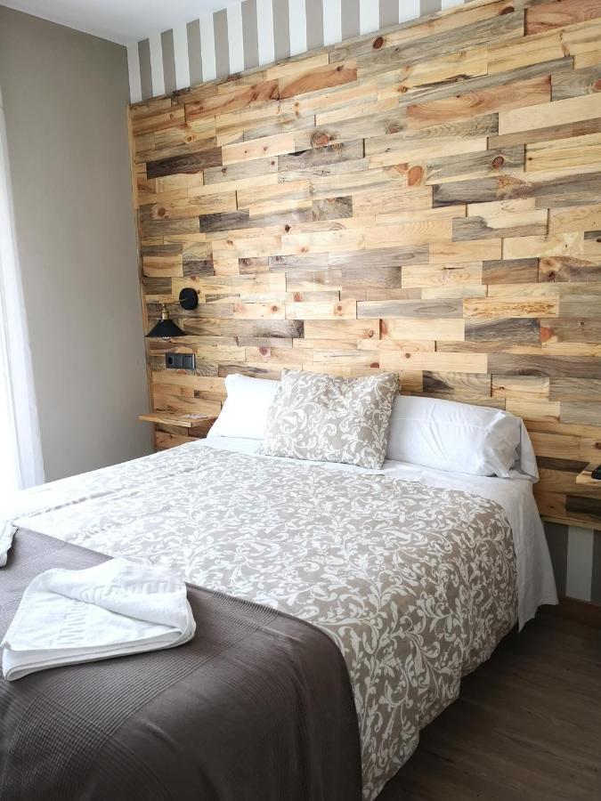 Hostal Juan Bravo Segovia Bagian luar foto
