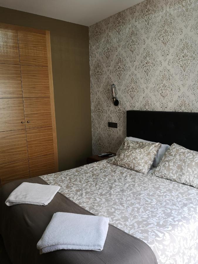 Hostal Juan Bravo Segovia Bagian luar foto