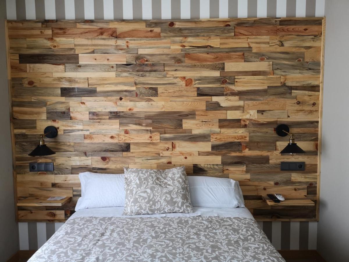 Hostal Juan Bravo Segovia Bagian luar foto