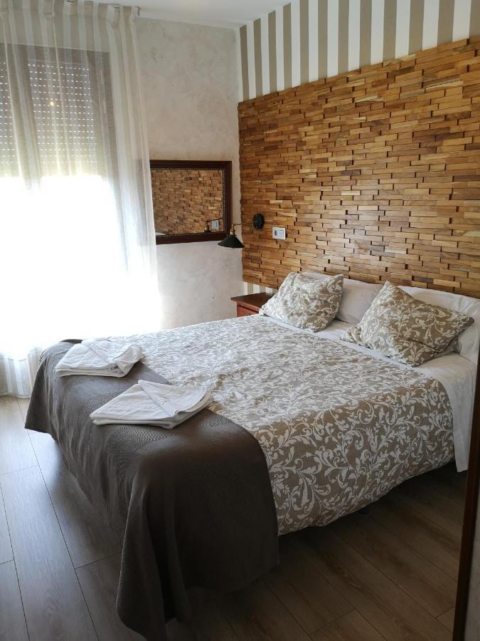 Hostal Juan Bravo Segovia Bagian luar foto