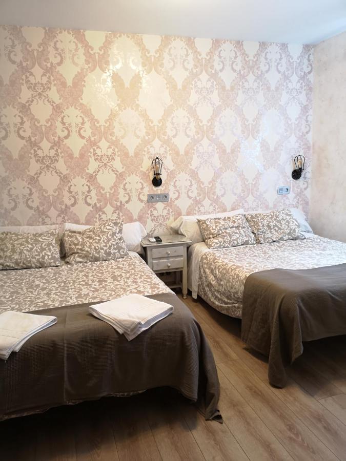 Hostal Juan Bravo Segovia Bagian luar foto