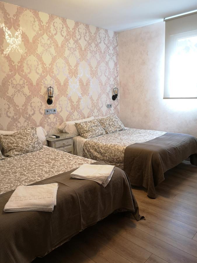 Hostal Juan Bravo Segovia Bagian luar foto