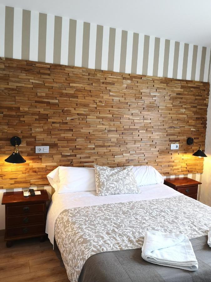 Hostal Juan Bravo Segovia Bagian luar foto