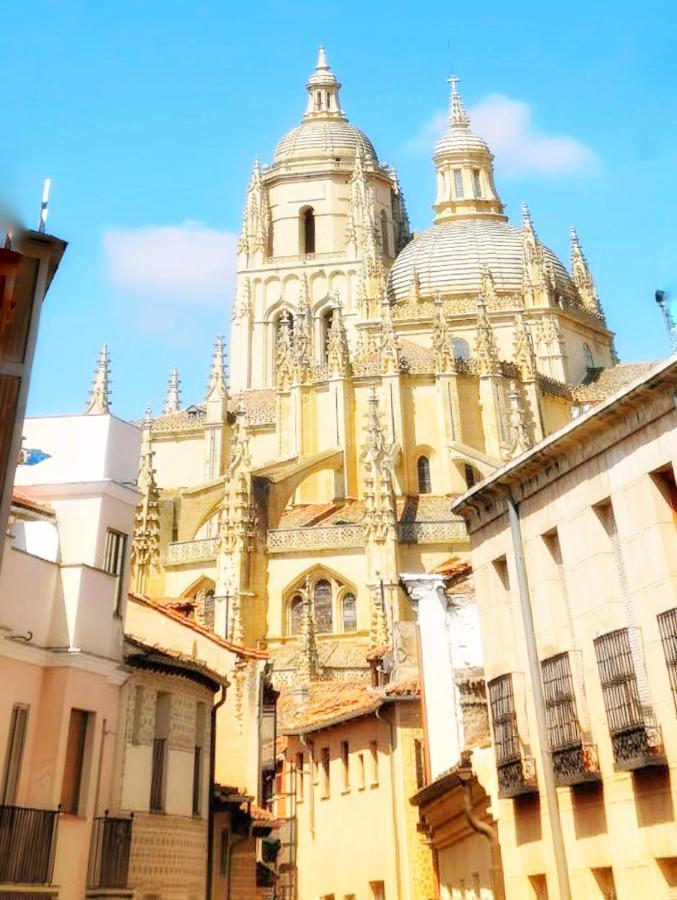 Hostal Juan Bravo Segovia Bagian luar foto